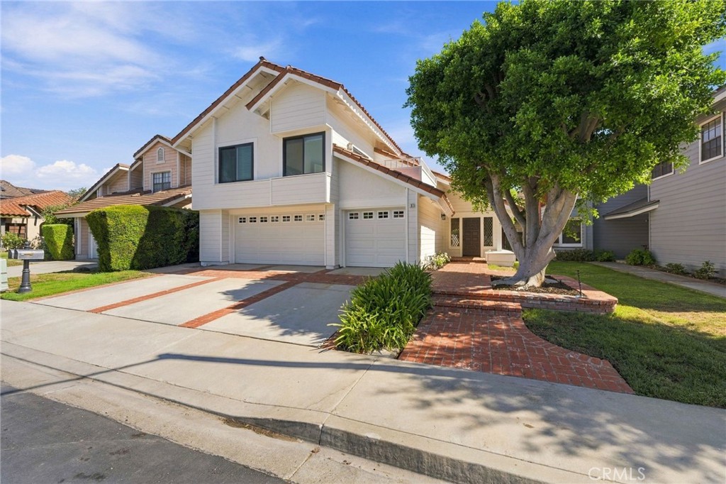 6 Redonda Property Photo 2