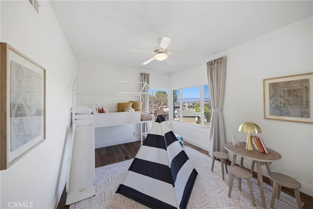 2 Vienna Property Photo 16