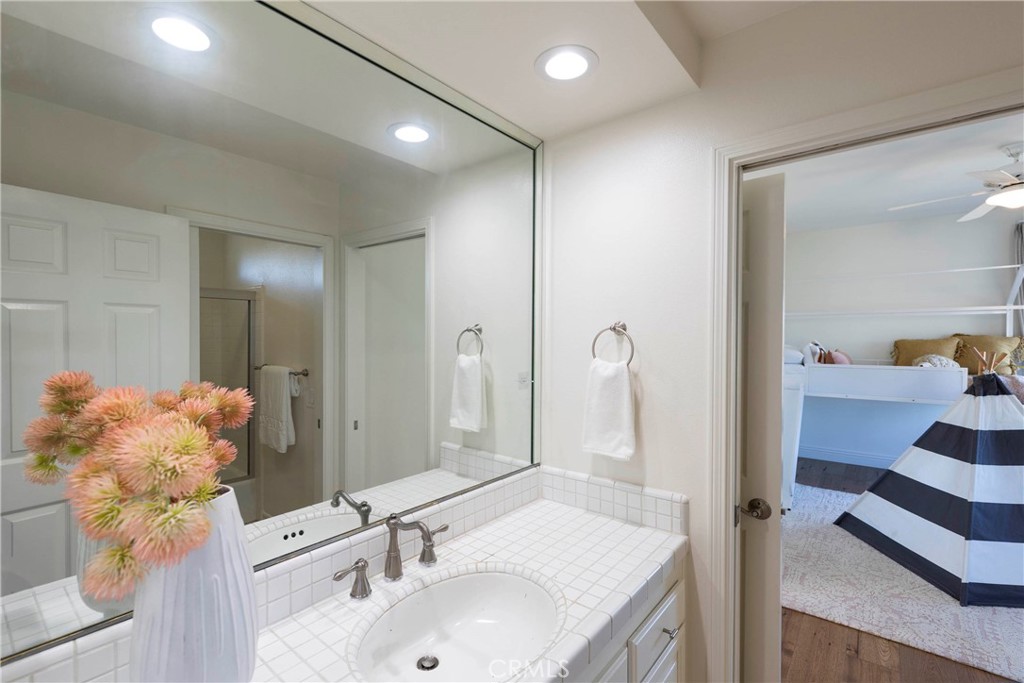 2 Vienna Property Photo 17