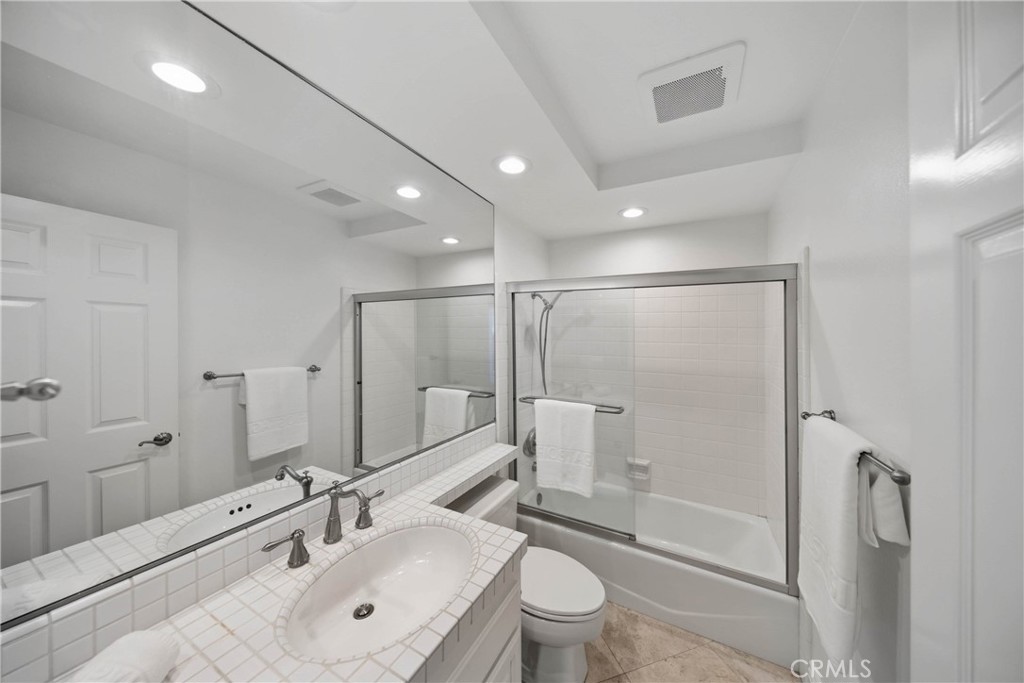 2 Vienna Property Photo 39