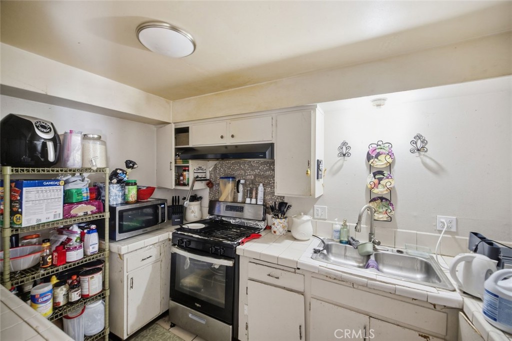 2318 W Greenacre Property Photo 11