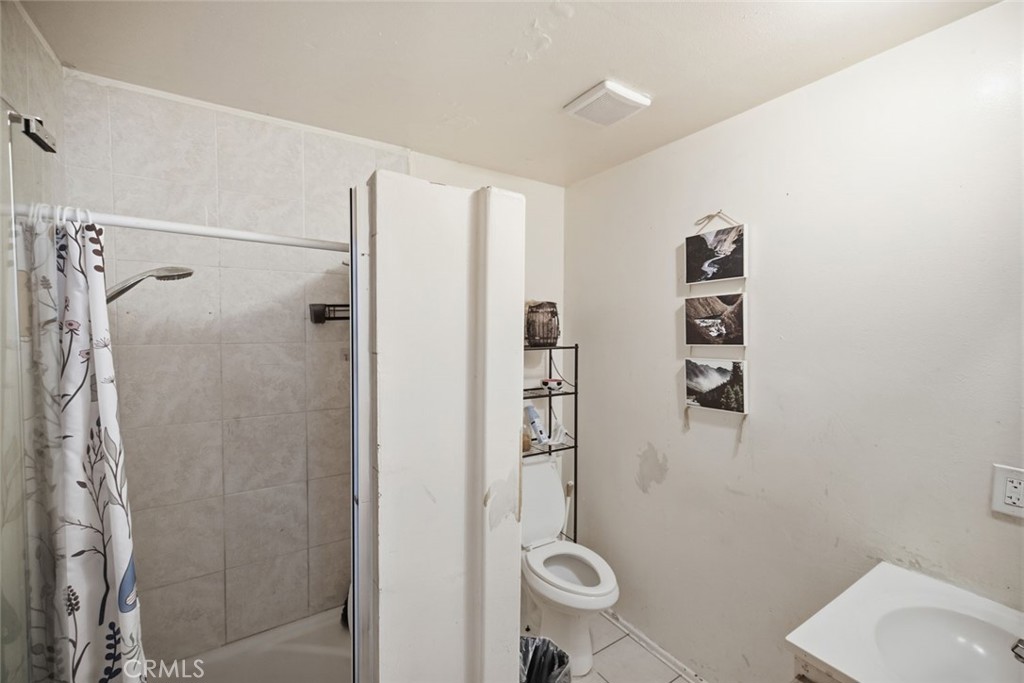2318 W Greenacre Property Photo 12