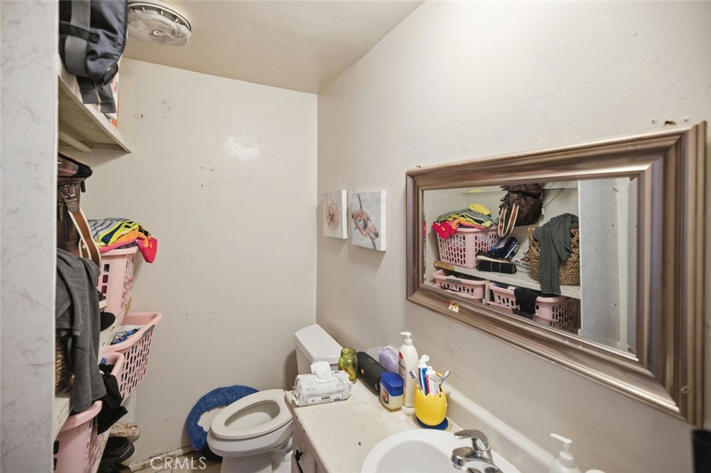 2318 W Greenacre Property Photo 13