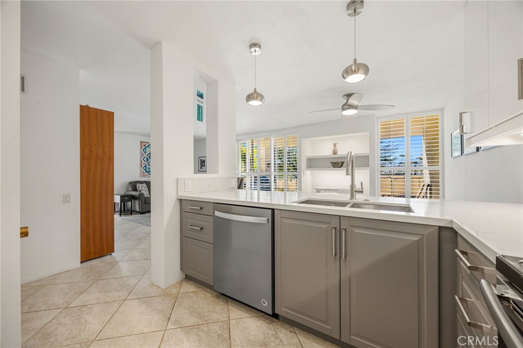 2521 N Whitewater Club Dr, Residence D Property Photo 6