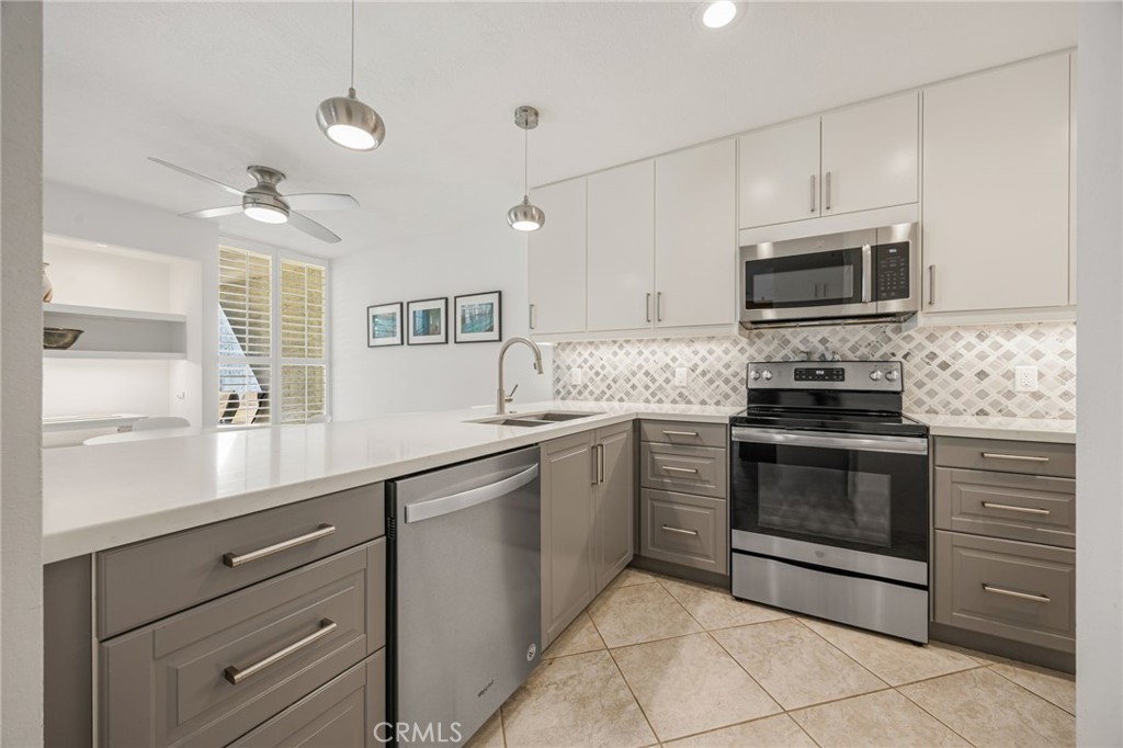 2521 N Whitewater Club Dr, Residence D Property Photo 7