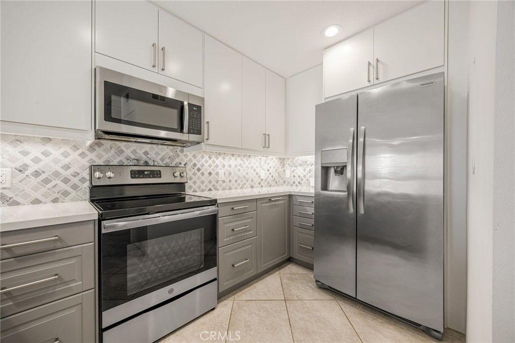 2521 N Whitewater Club Dr, Residence D Property Photo 8