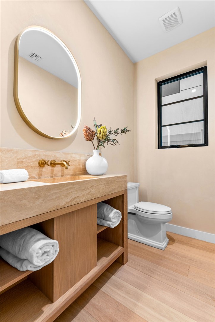 117 E Bay Property Photo 12