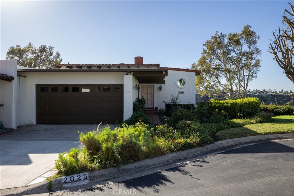 2025 Avenida Chico Property Photo 1