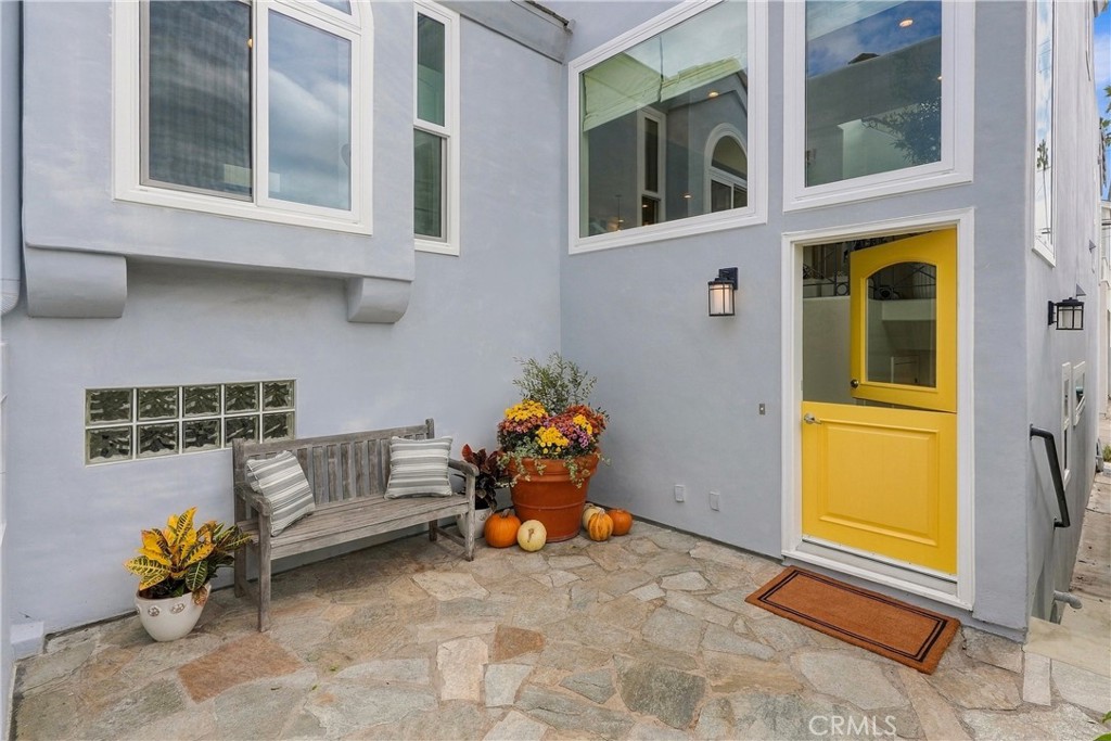502 Fernleaf Avenue 2 Property Photo 4