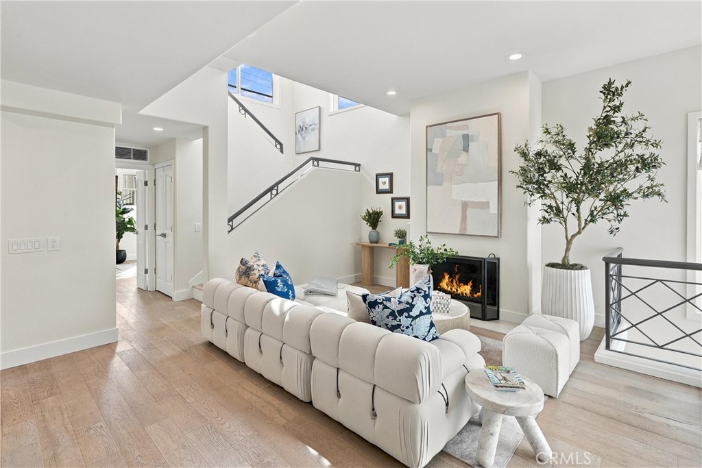 502 Fernleaf Avenue 2 Property Photo 6