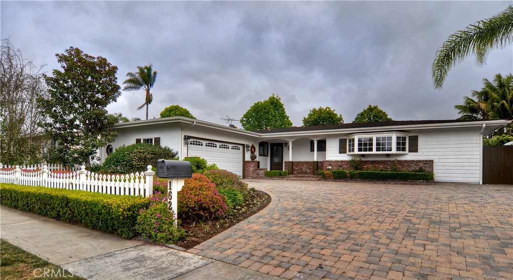 1621 Mariners Drive Property Photo 2