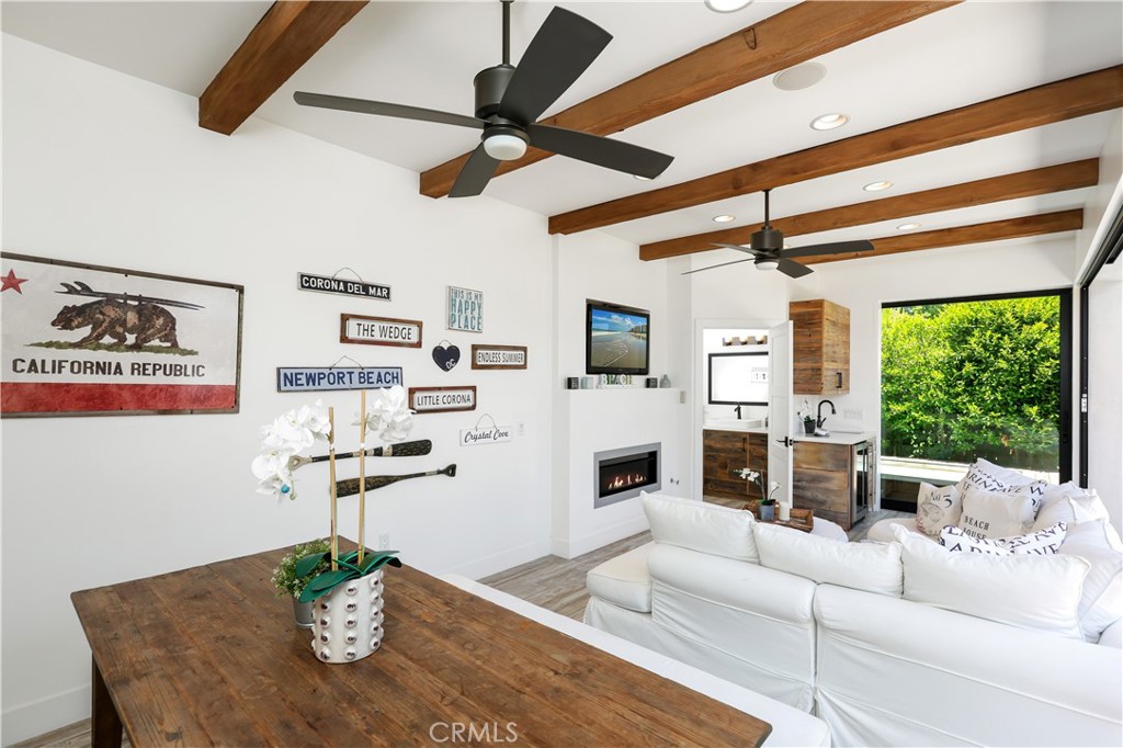 527 Seaward Road Property Photo 4