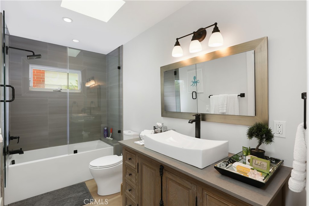 527 Seaward Road Property Photo 17