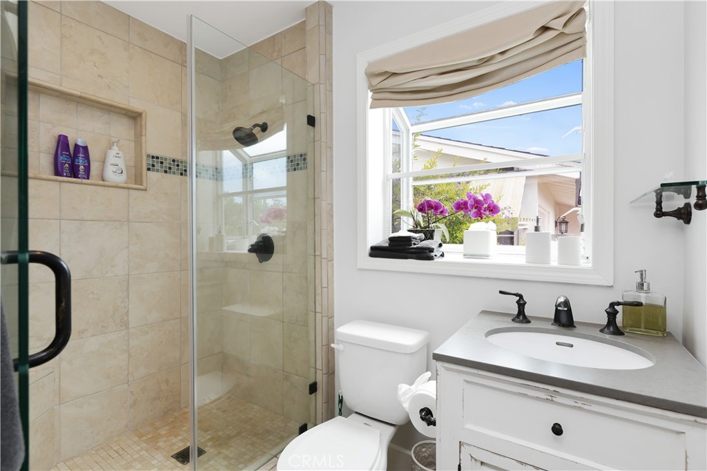527 Seaward Road Property Photo 22