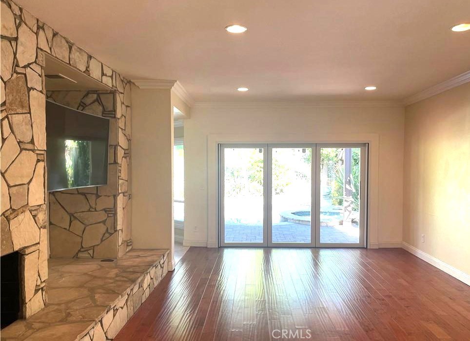 28632 Silverton Property Photo 7
