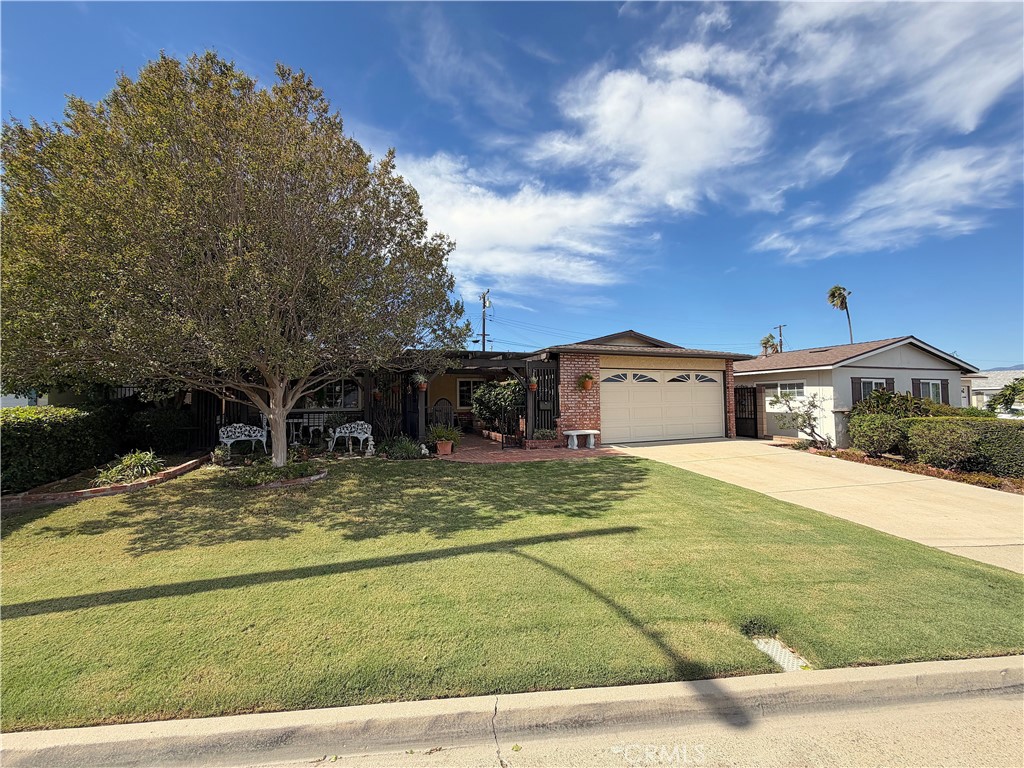 2321 Felicia Avenue Property Photo 1