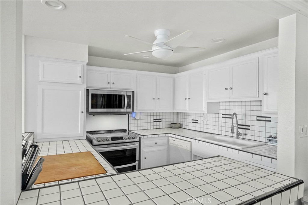 1200 E Ocean 42 Property Photo 20