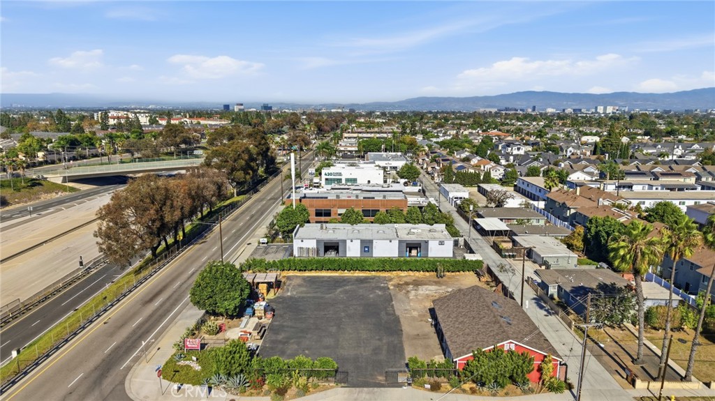 2302 Newport Boulevard Property Photo 3