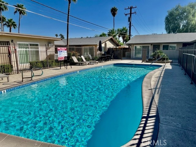 685 E Vista Chino F Property Photo 3