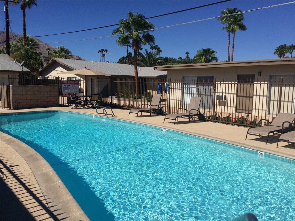 685 E Vista Chino F Property Photo 5