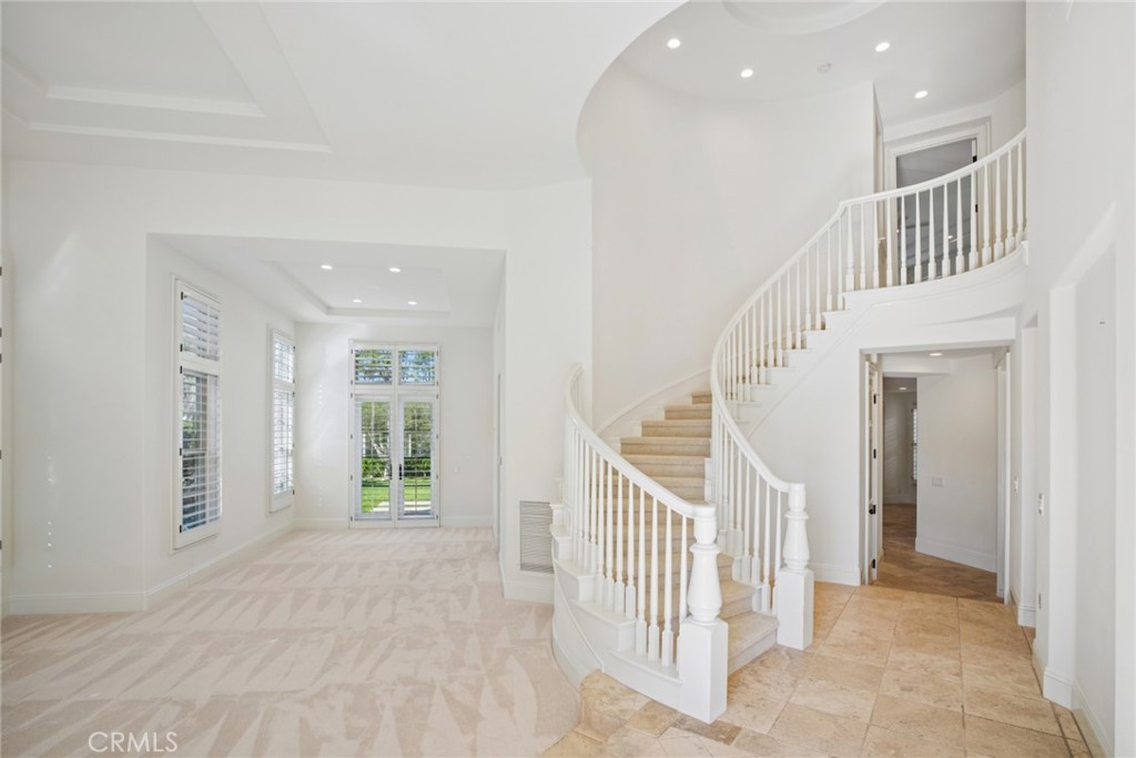 17 Colonial Drive Property Photo 4