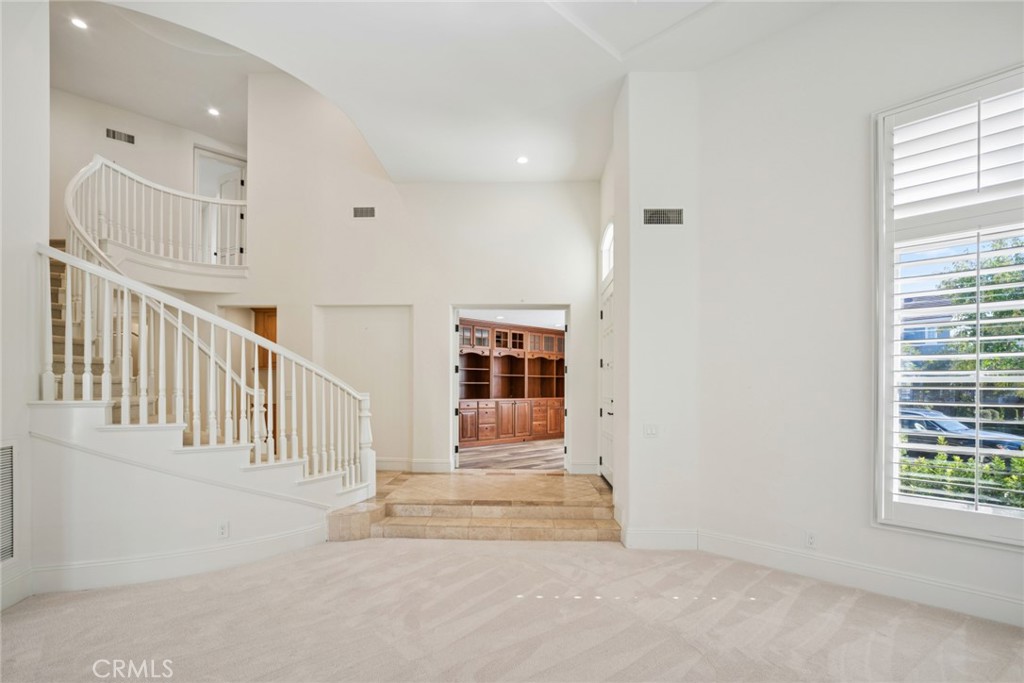 17 Colonial Drive Property Photo 8