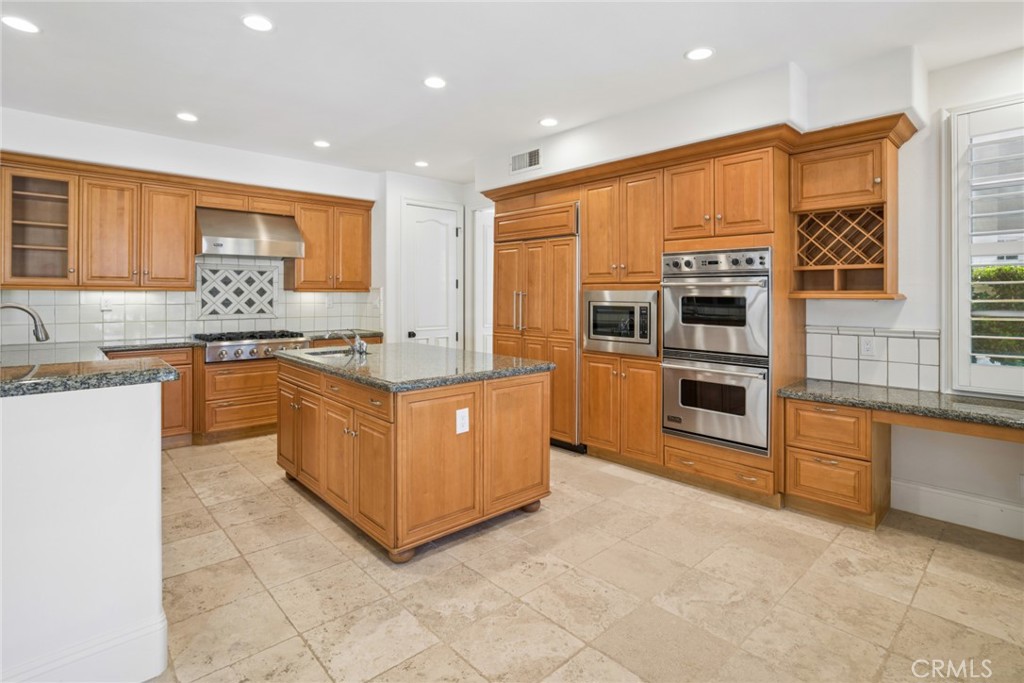 17 Colonial Drive Property Photo 11