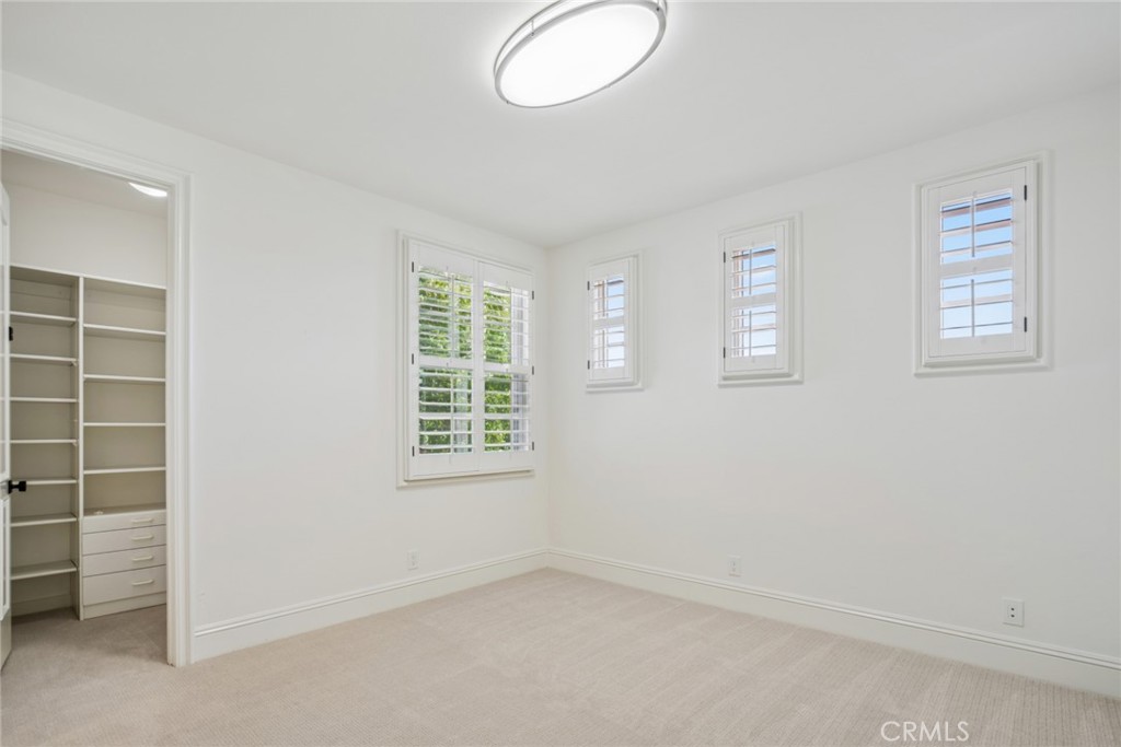 17 Colonial Drive Property Photo 29