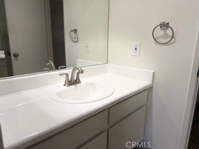 51080 Eisenhower 16 Property Photo 23