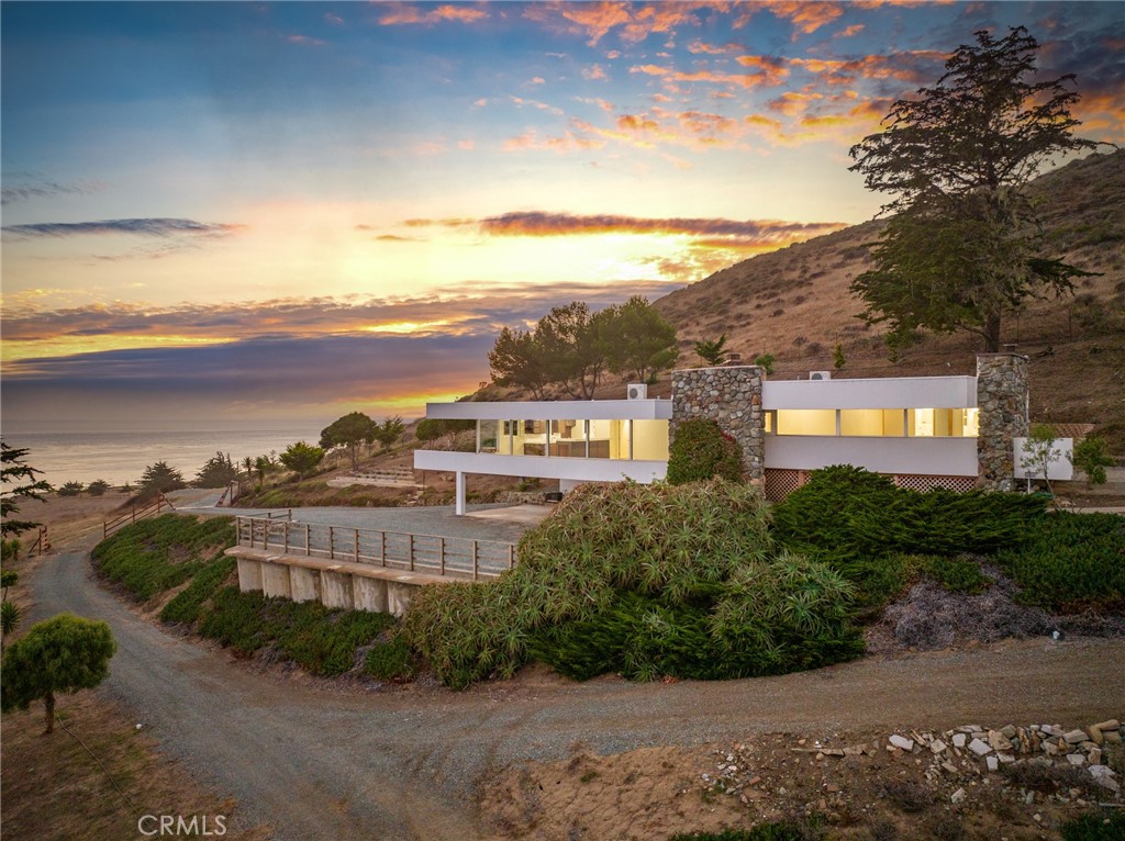5010 Cabrillo Property Photo 1
