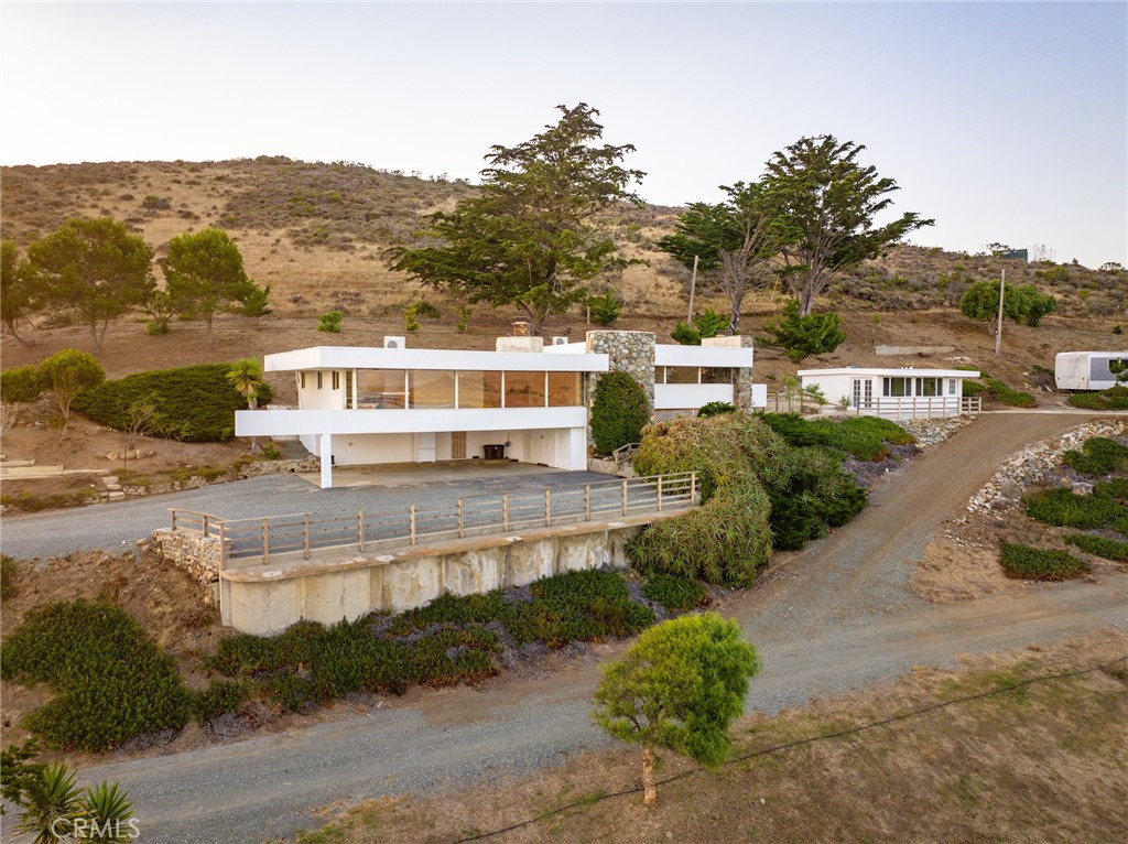 5010 Cabrillo Property Photo 3