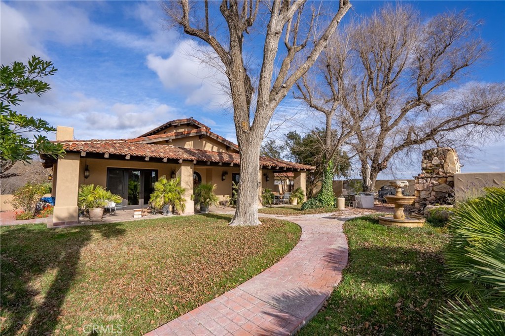 2135 Live Oak Rd Property Photo 3