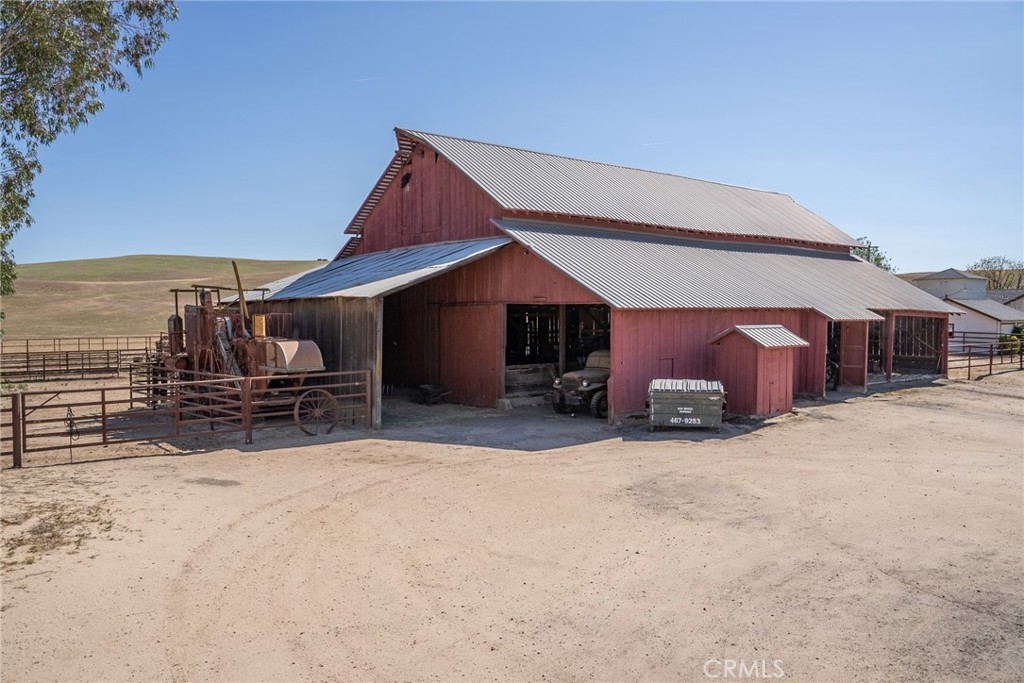 2500 Shandon Property Photo 2