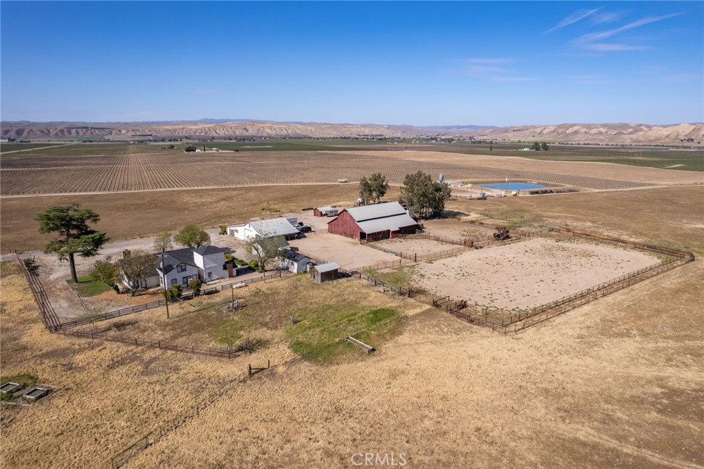 2500 Shandon Property Photo 29