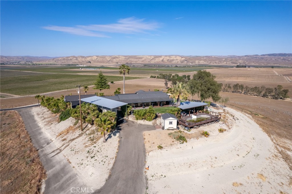 2500 Shandon Property Photo 32