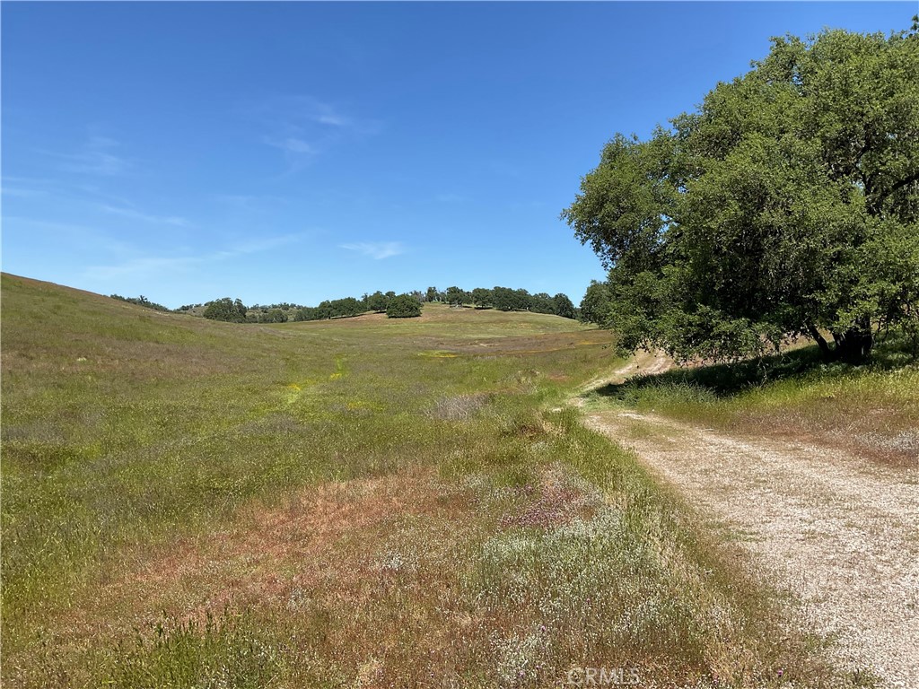 2 Interlake Road Property Photo 7