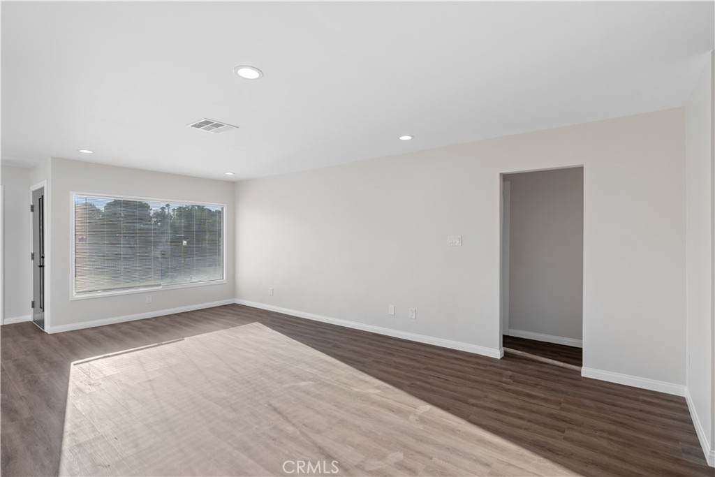 3201 La Cresta Drive Property Photo 9
