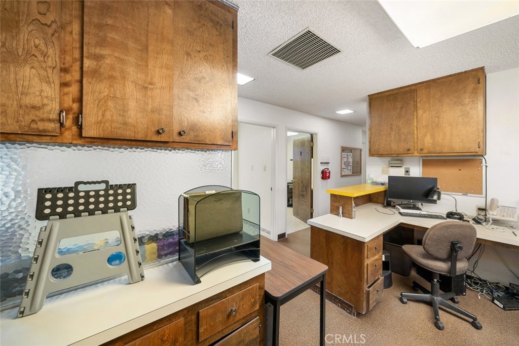 1050 Las Tablas Road 3 Property Photo 7