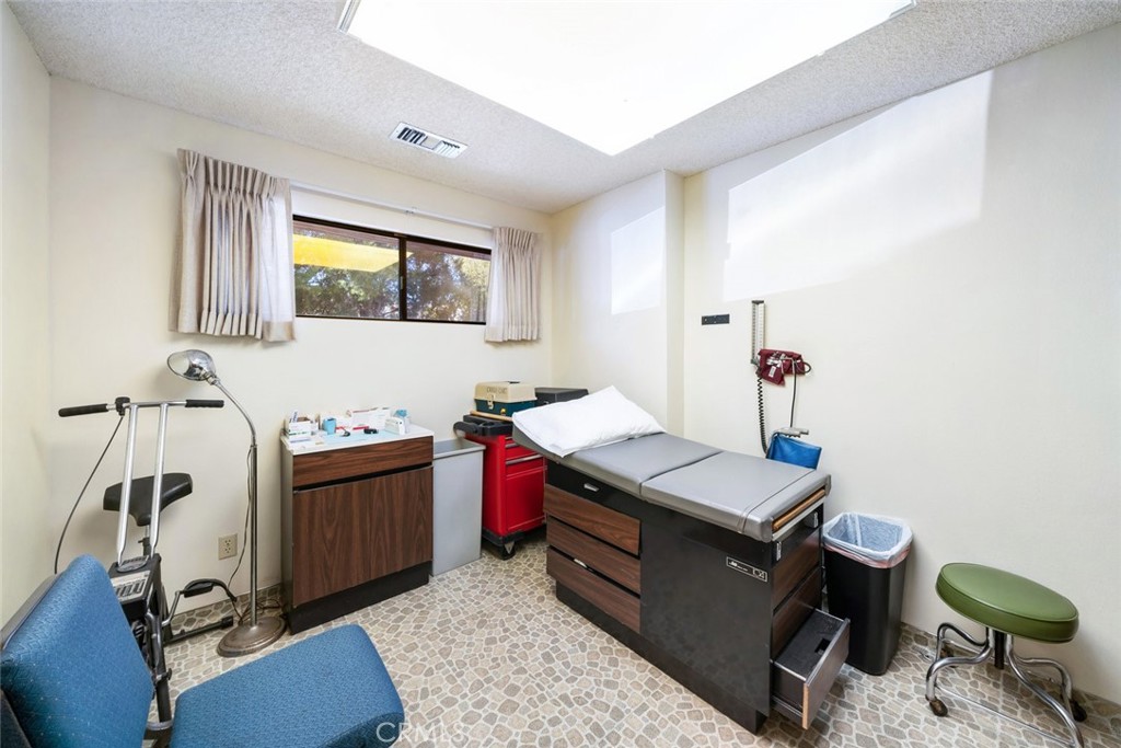 1050 Las Tablas Road 3 Property Photo 10