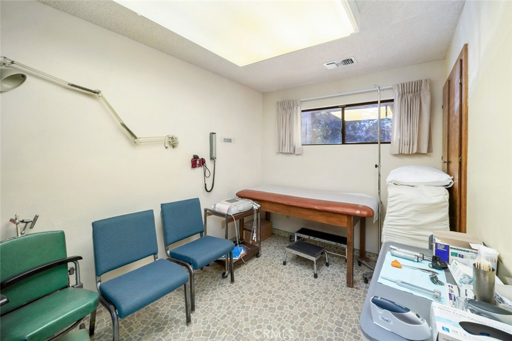 1050 Las Tablas Road 3 Property Photo 12