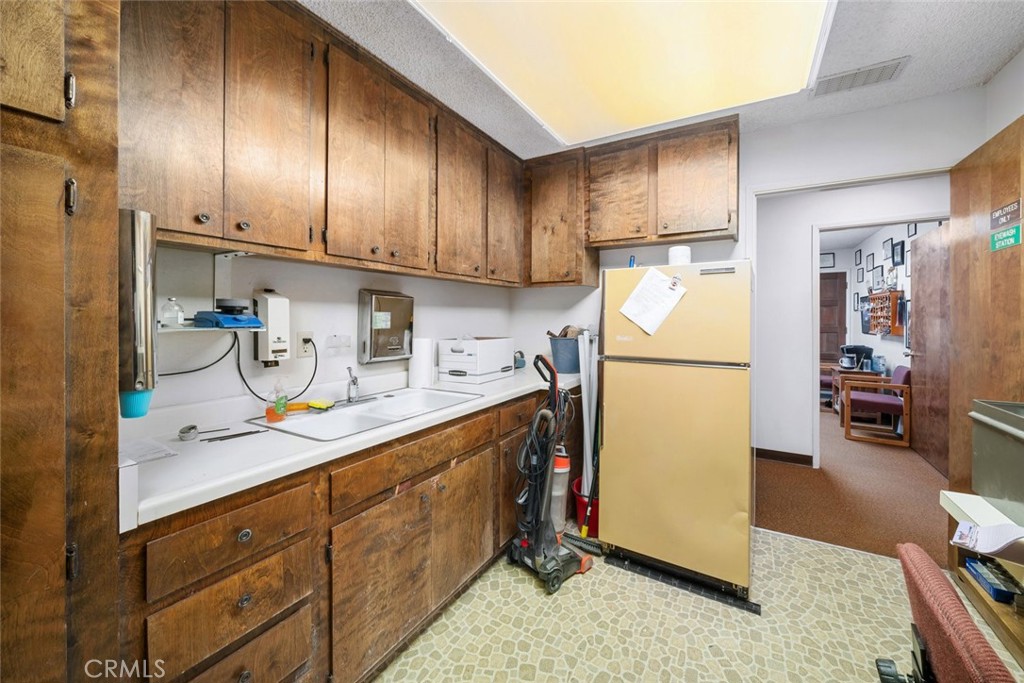 1050 Las Tablas Road 3 Property Photo 15