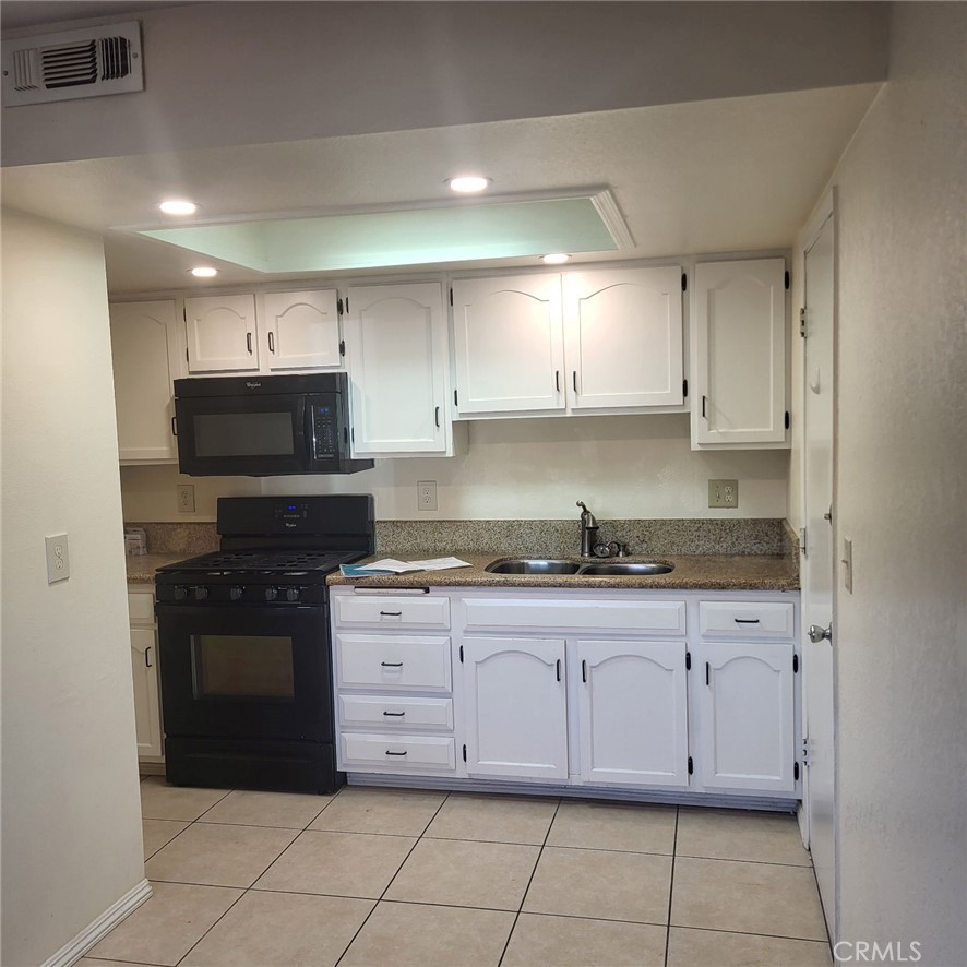1712 Westfield Road Property Photo 2