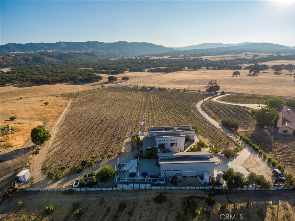 7110 Drake Road Property Photo 11
