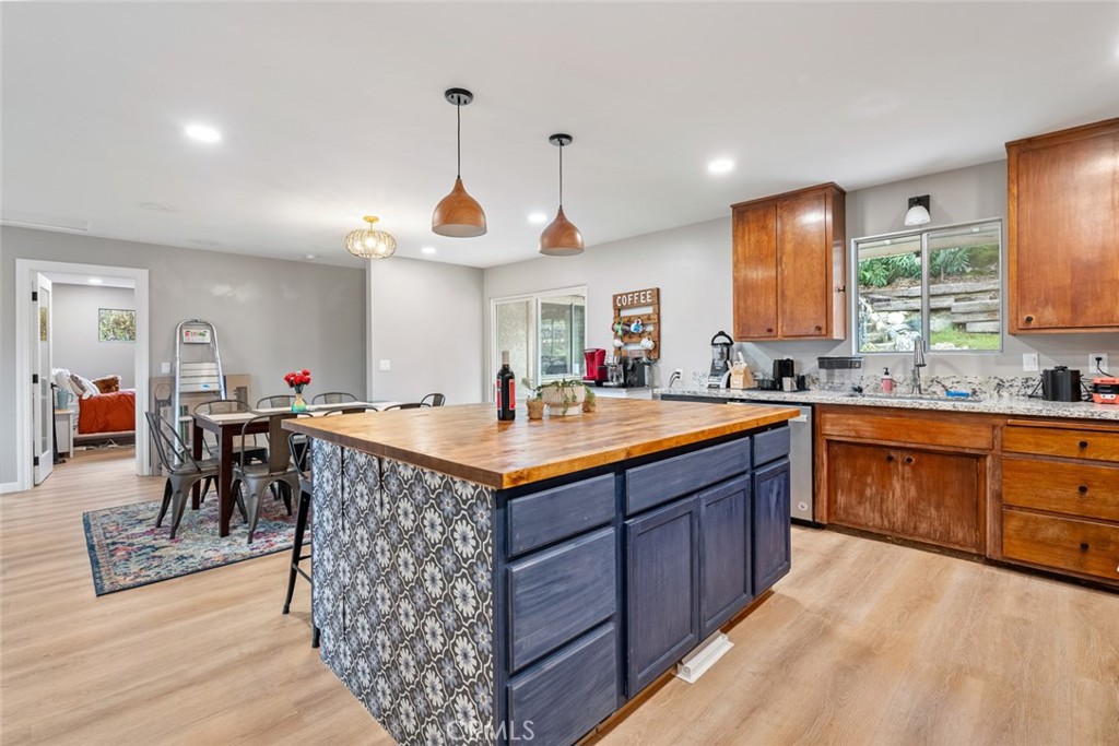 811 Olive Street Property Photo 7