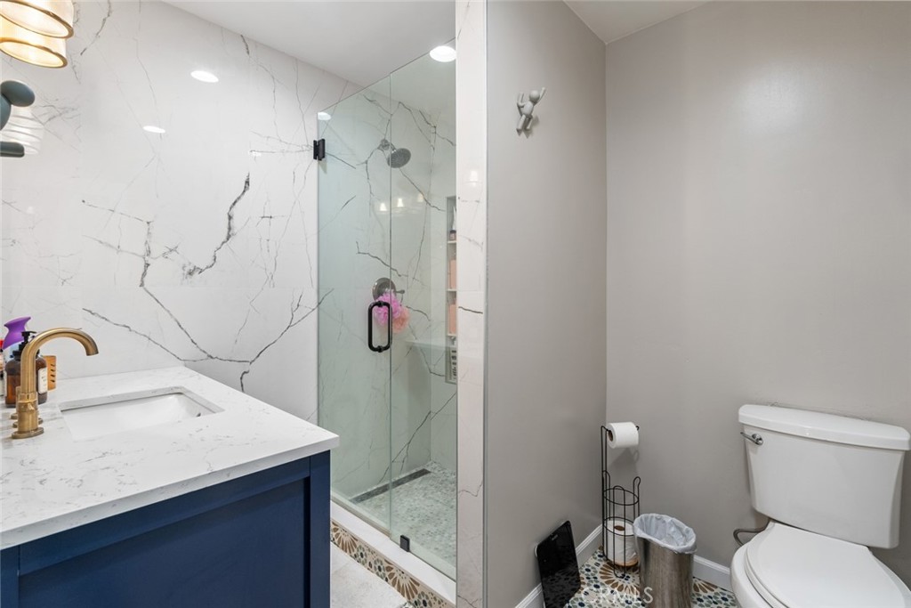 811 Olive Street Property Photo 13