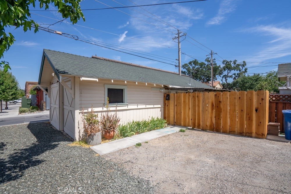 1444 Oak Street Property Photo 19