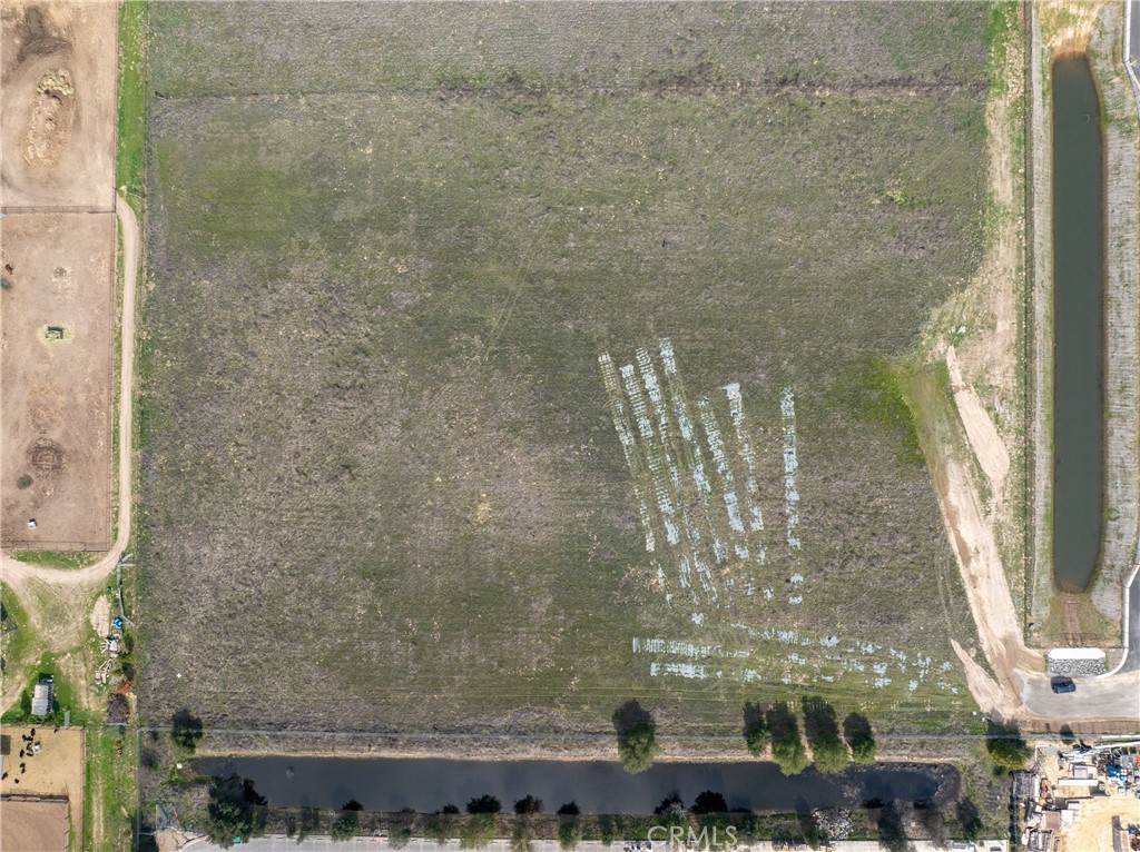 5185 Airport Road Property Photo 4