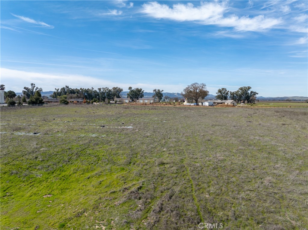 5185 Airport Road Property Photo 11