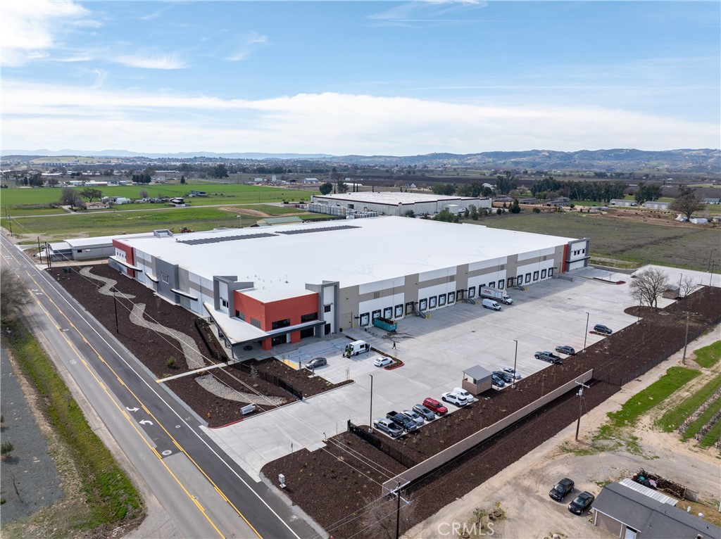 5185 Airport Road Property Photo 14