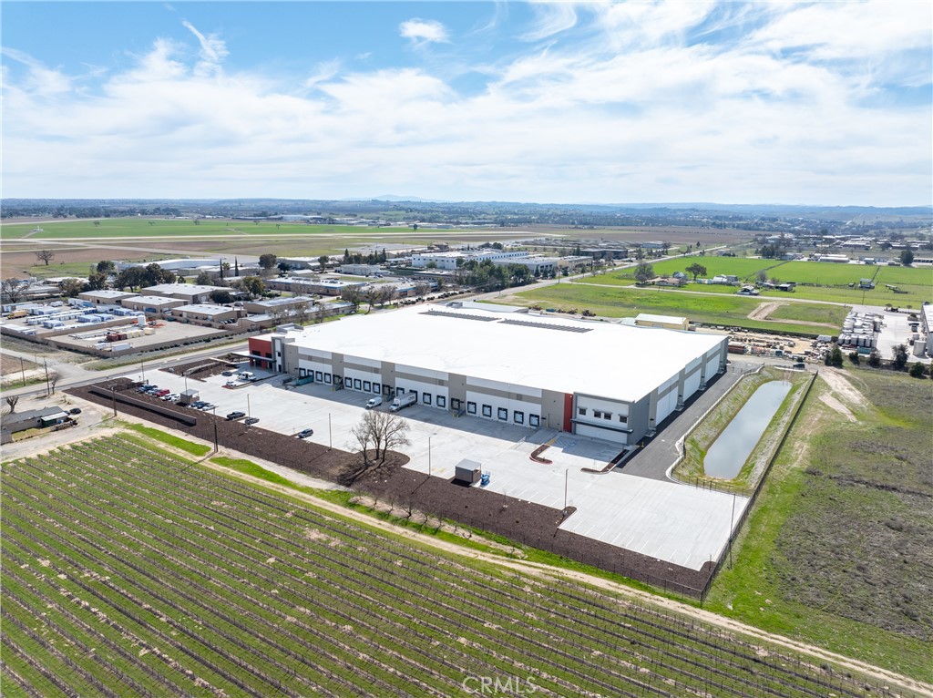 5185 Airport Road Property Photo 15